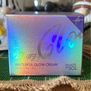 Touch in SOL Iridescent Waterful Glow Cream